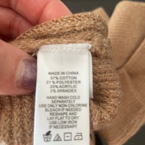 Aritzia sweater - Picture 7 of 9